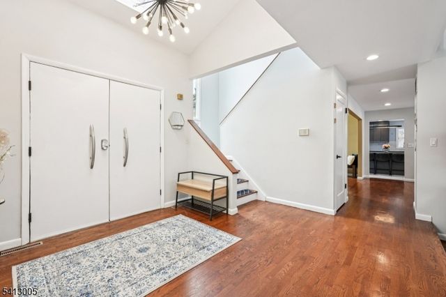 19 Skyline Dr, West Orange Twp., NJ 07052