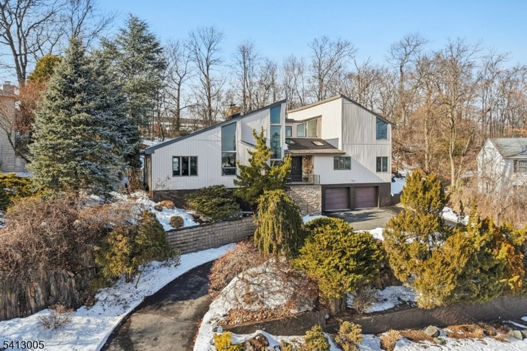 19 Skyline Dr, West Orange Twp., NJ 07052