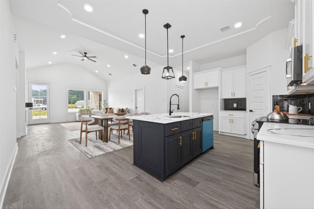 1129 Long Leaf Pine Street, Huffman, TX 77336