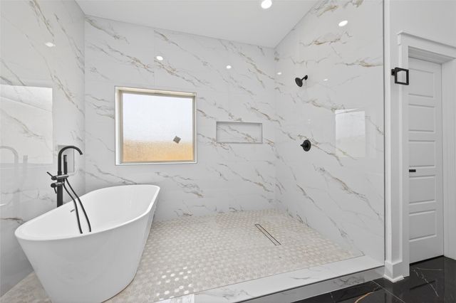 1129 Long Leaf Pine Street, Huffman, TX 77336