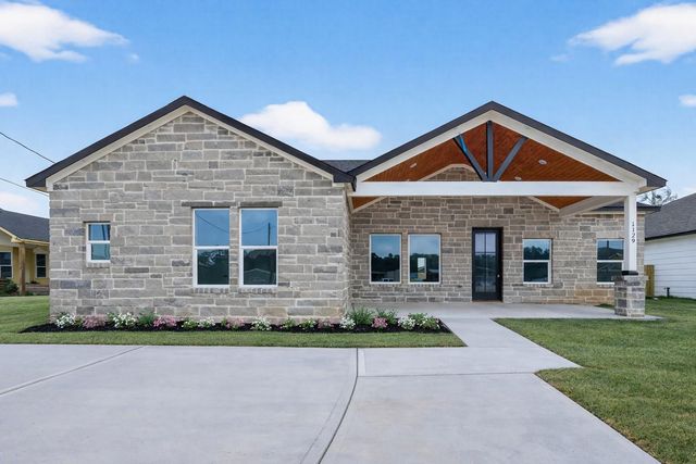 1129 Long Leaf Pine Street, Huffman, TX 77336