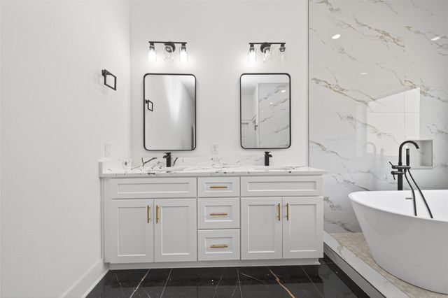 1129 Long Leaf Pine Street, Huffman, TX 77336