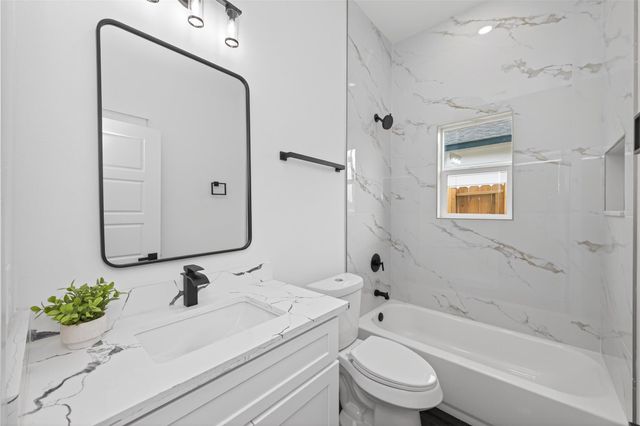 1129 Long Leaf Pine Street, Huffman, TX 77336