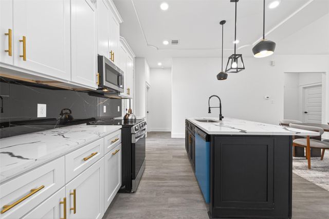 1129 Long Leaf Pine Street, Huffman, TX 77336