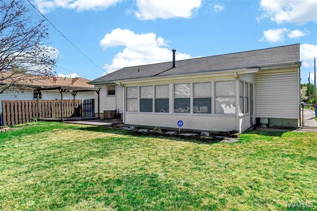 265 Monterey Drive, Florissant, MO 63031
