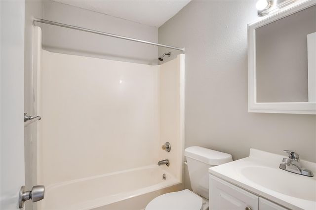 8419 Riverstone DR C, Austin, TX 78724