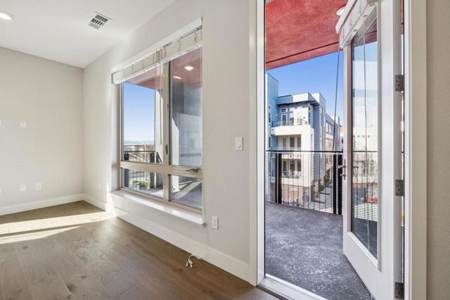 1028 Foster Square Lane 305, Foster City, CA 94404