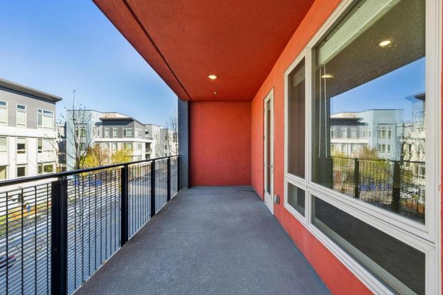 1028 Foster Square Lane 305, Foster City, CA 94404