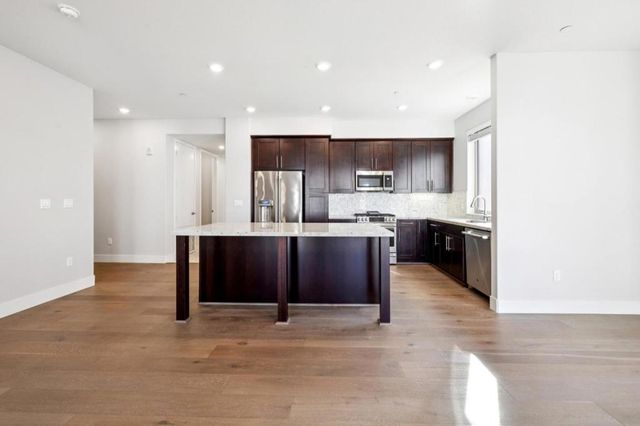 1028 Foster Square Lane 305, Foster City, CA 94404