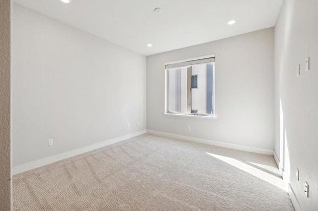 1028 Foster Square Lane 305, Foster City, CA 94404