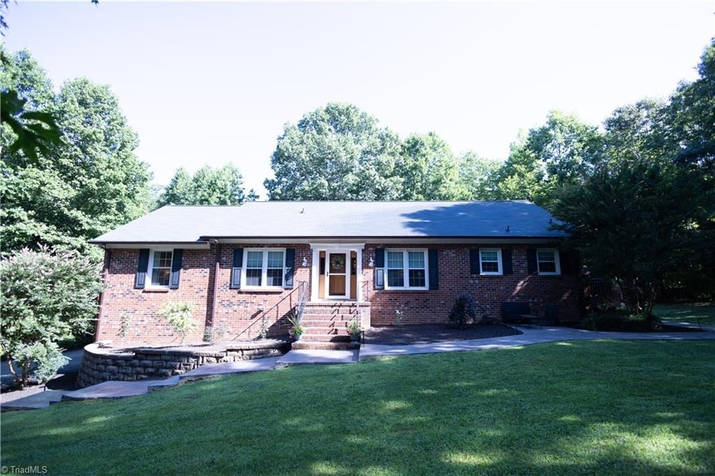6779 Brookbank Road, Summerfield, NC 27358