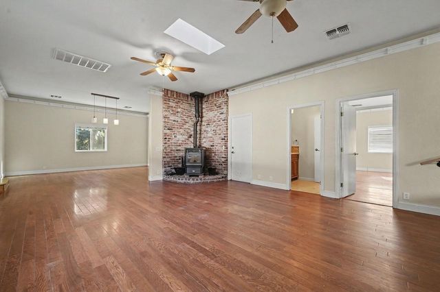 12511 Tabeaud Rd, Pine Grove, CA 95665