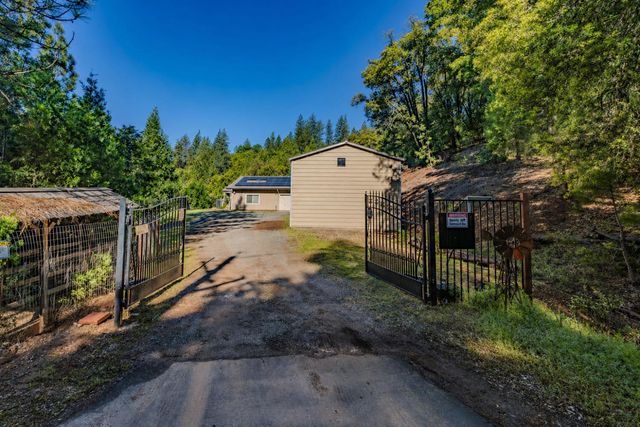 12511 Tabeaud Rd, Pine Grove, CA 95665