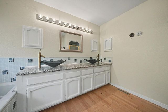 12511 Tabeaud Rd, Pine Grove, CA 95665