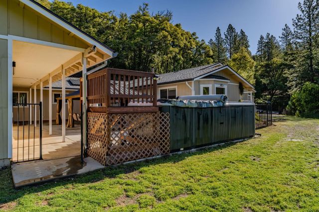 12511 Tabeaud Rd, Pine Grove, CA 95665