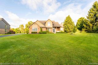 8410 S Shore Drive, Clarkston, MI 48348