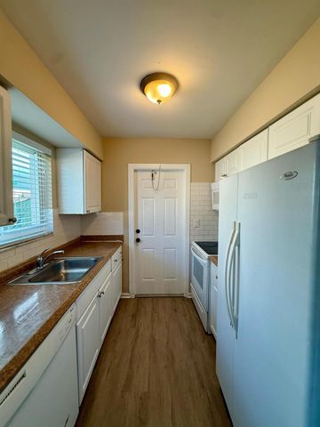 2920 NE 7th Avenue B, Pompano Beach, FL 33064