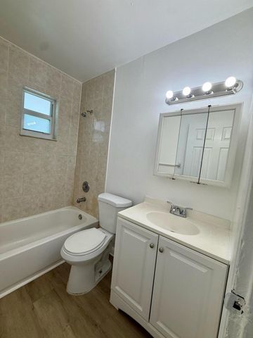 2920 NE 7th Avenue B, Pompano Beach, FL 33064