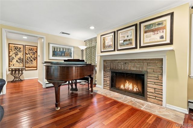 30 Brompton Circle, Amherst, NY 14221