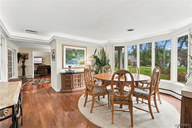 30 Brompton Circle, Amherst, NY 14221