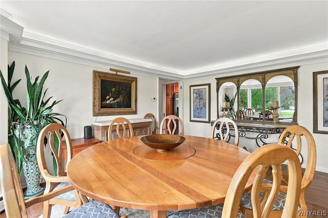 30 Brompton Circle, Amherst, NY 14221