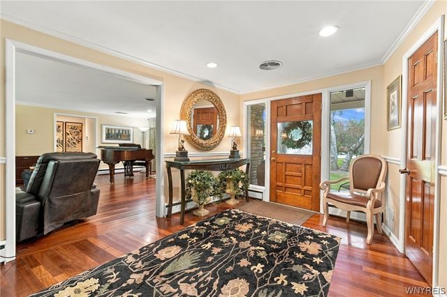 30 Brompton Circle, Amherst, NY 14221