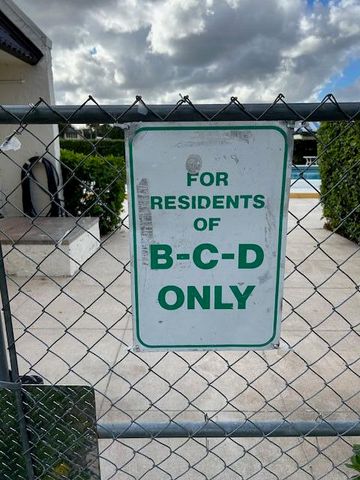 158 Lake Constance Drive, West Palm Beach, FL 33411