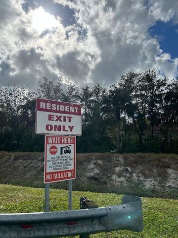 158 Lake Constance Drive, West Palm Beach, FL 33411