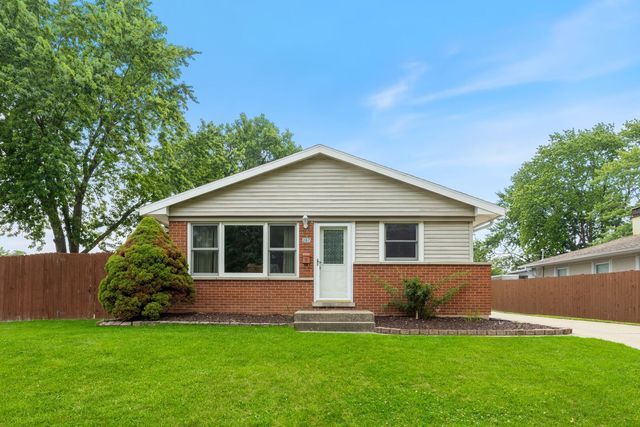 267 N Idlewild Avenue, Mundelein, IL 60060