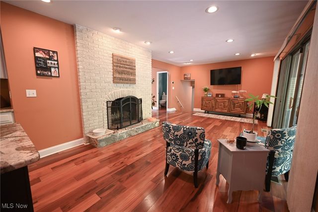 8630 Hollis Lane, Brecksville, OH 44141