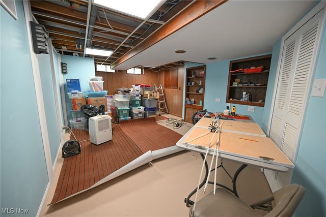 8630 Hollis Lane, Brecksville, OH 44141