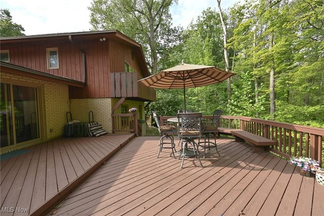 8630 Hollis Lane, Brecksville, OH 44141