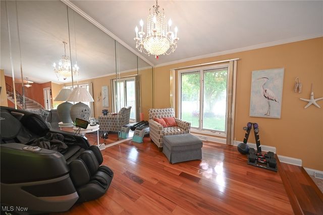 8630 Hollis Lane, Brecksville, OH 44141