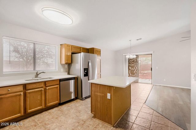 7607 W OREGON Avenue, Glendale, AZ 85303
