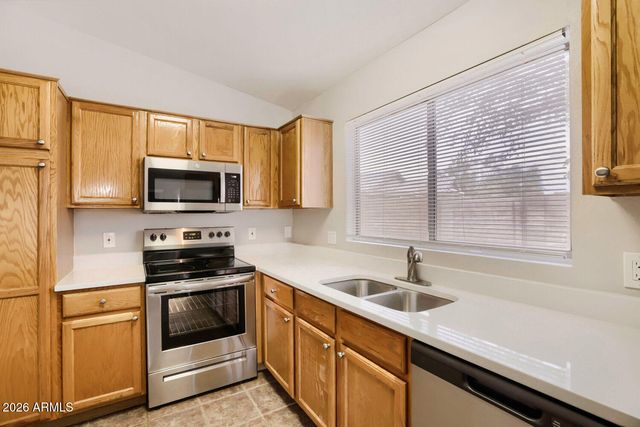 7607 W OREGON Avenue, Glendale, AZ 85303
