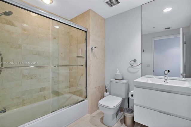 17111 Biscayne Blvd 706, North Miami Beach, FL 33160