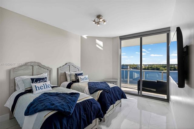 17111 Biscayne Blvd 706, North Miami Beach, FL 33160