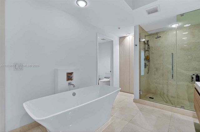 17111 Biscayne Blvd 706, North Miami Beach, FL 33160