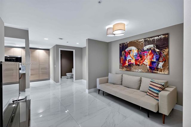 17111 Biscayne Blvd 706, North Miami Beach, FL 33160