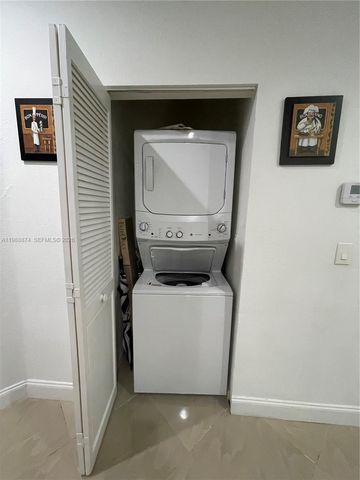 1955 Marsh Harbor Dr 1955, Riviera Beach, FL 33404