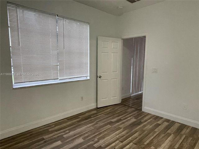 1955 Marsh Harbor Dr 1955, Riviera Beach, FL 33404