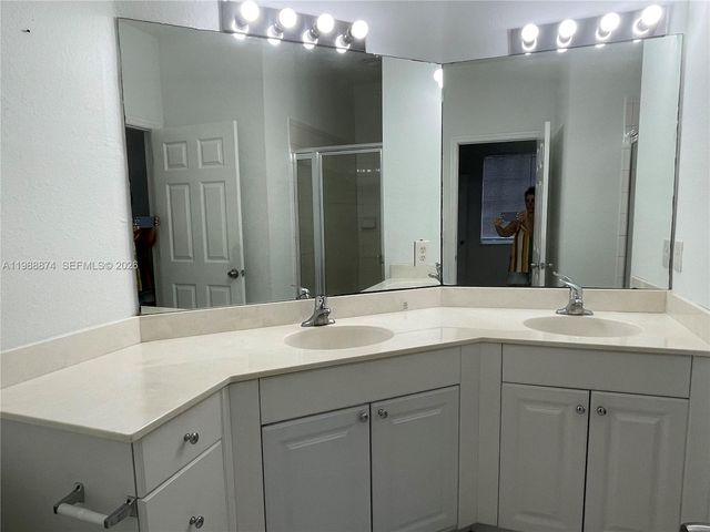 1955 Marsh Harbor Dr 1955, Riviera Beach, FL 33404