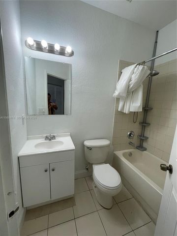 1955 Marsh Harbor Dr 1955, Riviera Beach, FL 33404