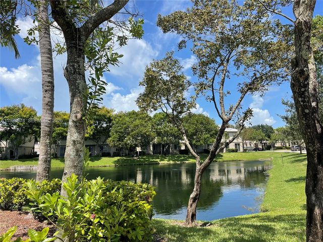 1955 Marsh Harbor Dr 1955, Riviera Beach, FL 33404