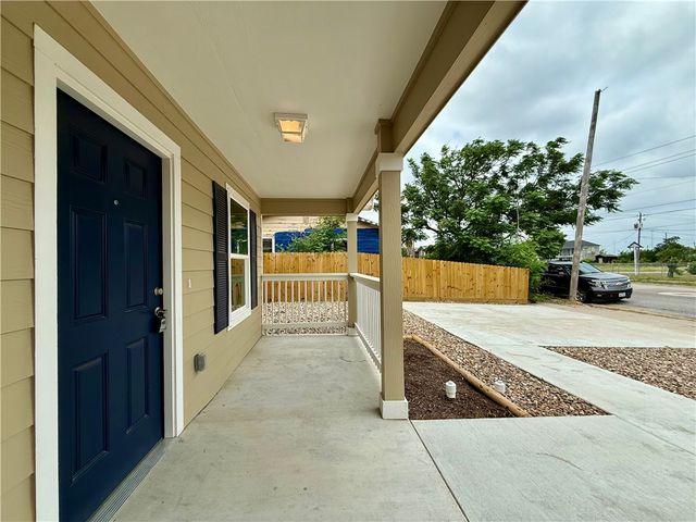 1108 N Staples St, Corpus Christi, TX 78401