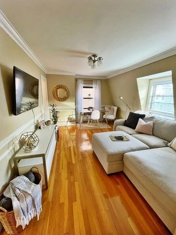 492 E Broadway 6, Boston, MA 02127