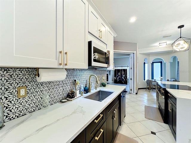 1043 W SEAGATE DRIVE, Deltona, FL 32725
