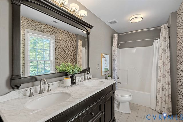 12600 Inverness Dr, Chester, VA 23836