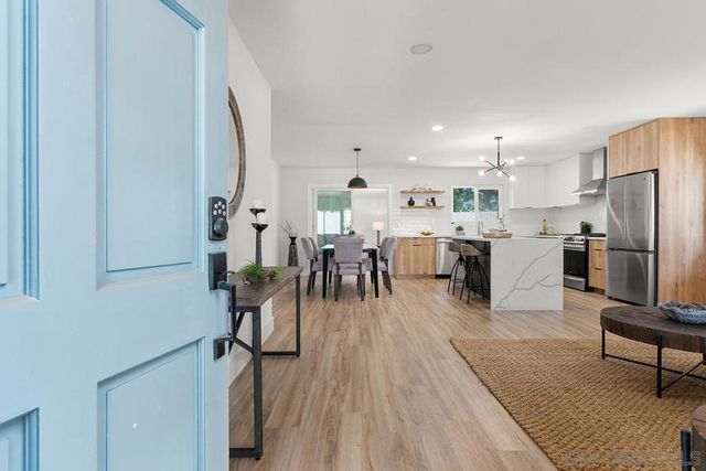 7066 WHIPPLE AVENUE, San Diego, CA 92122