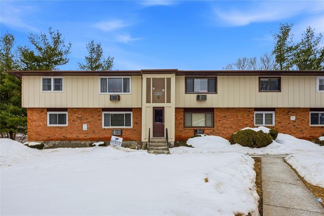 503 Parr Meadow Drive 5C, Newburgh, NY 12550